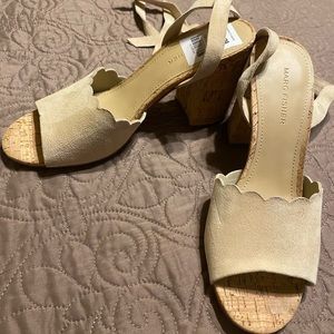 Marc Fisher piya sandal beige suede size 8.5 New with tags tie straps